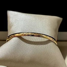 Bracelete com Cruz e Cristal
