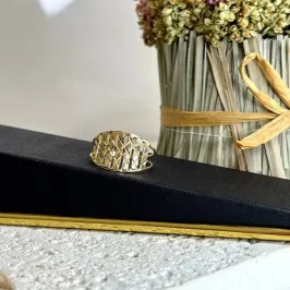 Anel Filetes Diamantados Detalhe Cruzado - Banho Ouro 18k
