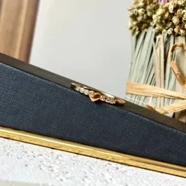 Anel Mini Coração Delicado com Zircônias nas Laterais