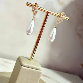 Brinco Cisne Cravejado - com Pérola - Cravejado Luxo