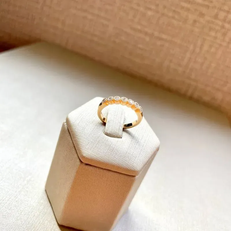 Anel 7 Zirconias