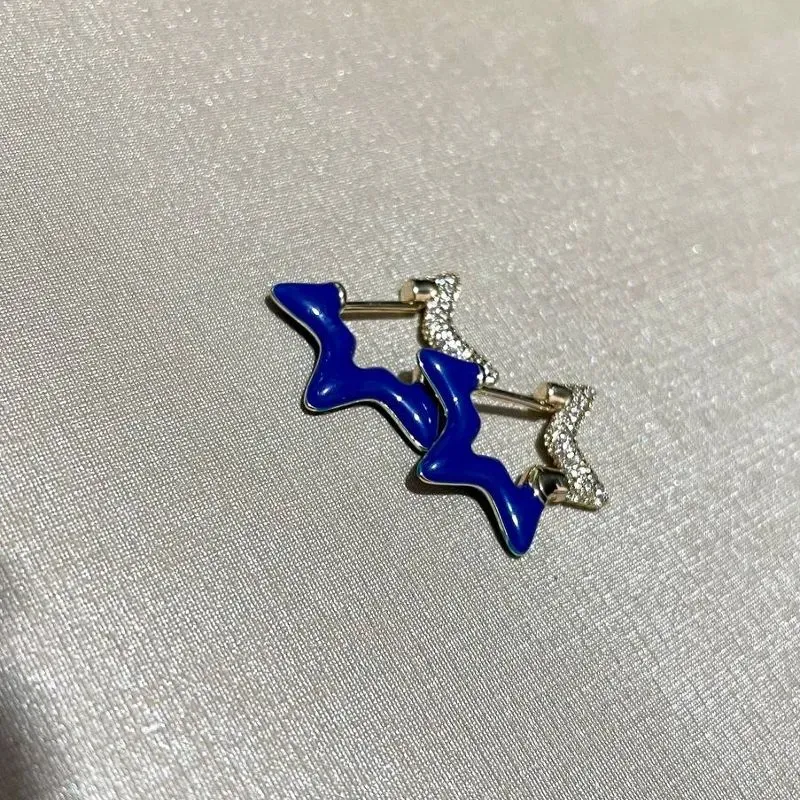 Brinco Estrela Esmaltado Azul