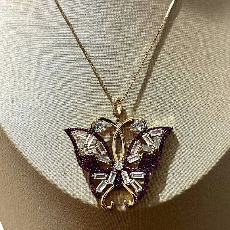 Colar Borboleta Ruby