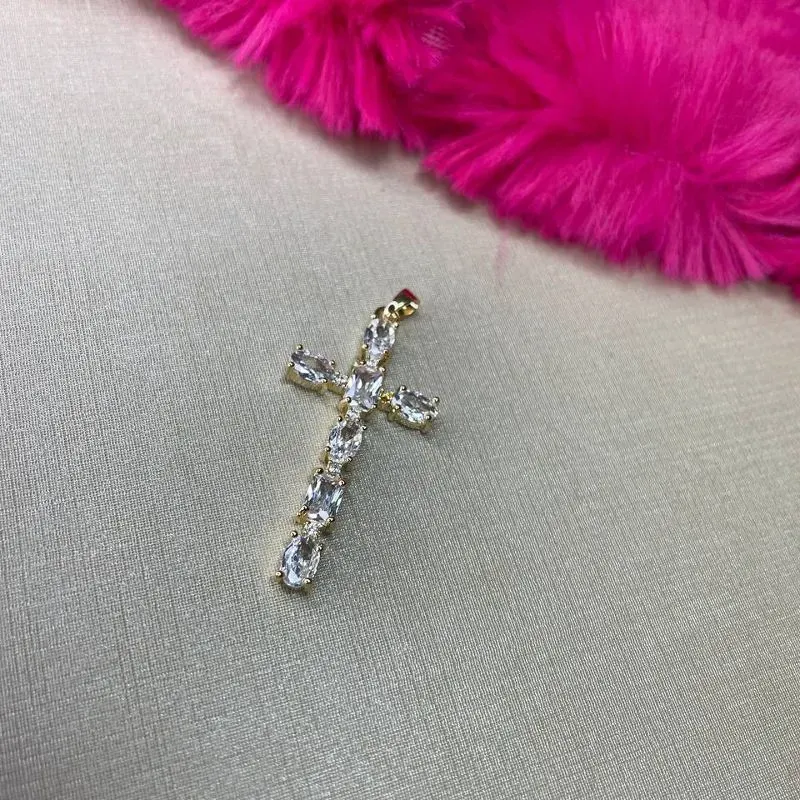 Pingente Cruz Cravejada com Cristais