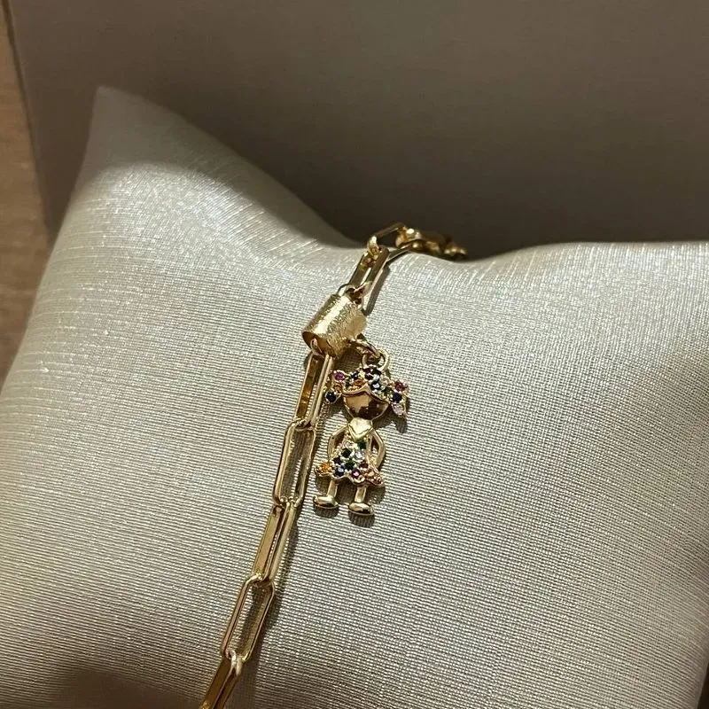 Pulseira Cartier com Menina