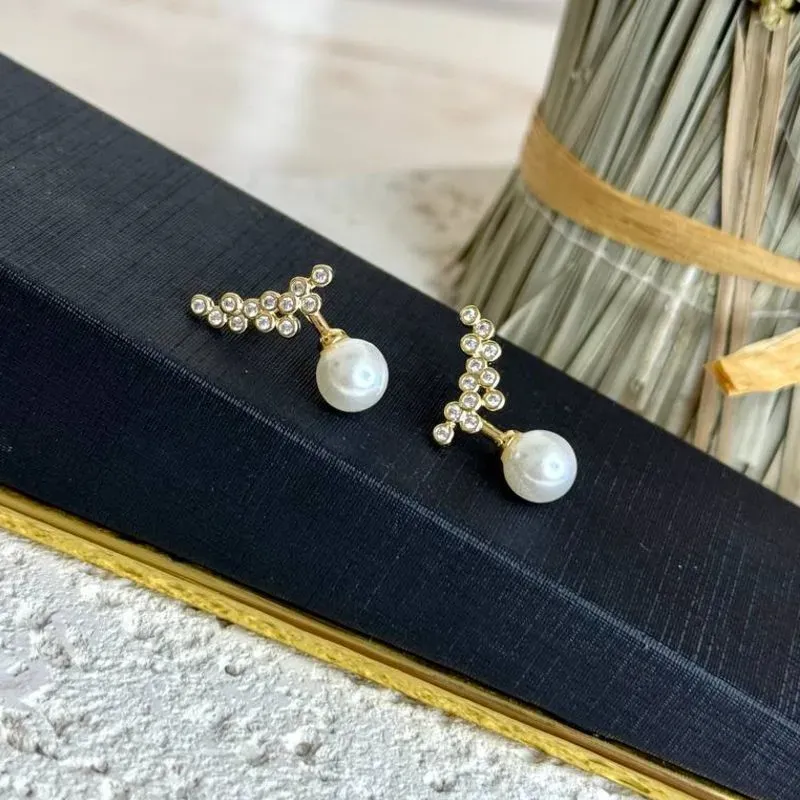 Brinco Ear Cuff com Pérola