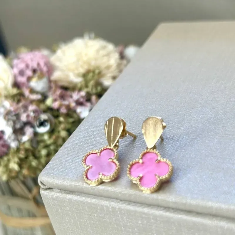 Brinco Grande Vintage Flor pendurada Banhado Ouro