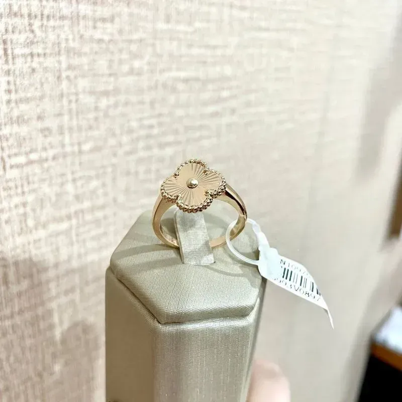 Anel Inspiração Van Cleef