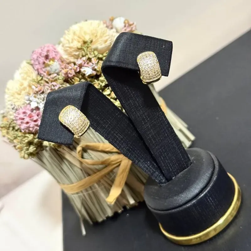 Brinco Argola Sete Filas Cravejadas - Cristais