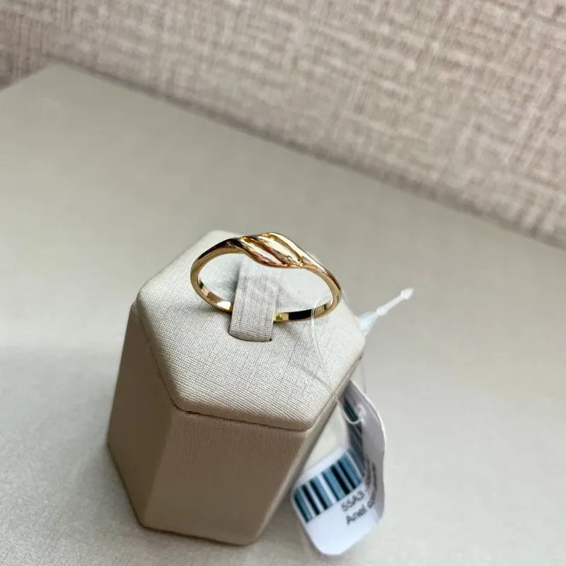 Anel com Detalhe Liso