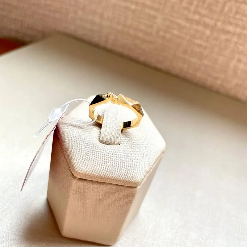 Anel Detalhe Bizote