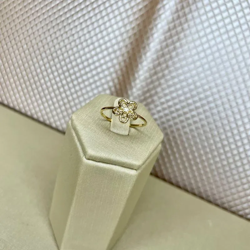 Anel Flor com Camadas e uma Micro Zirconia