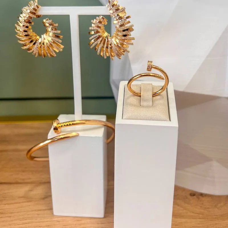 Anel Prego Zirconia Liso Inspiração Cartier