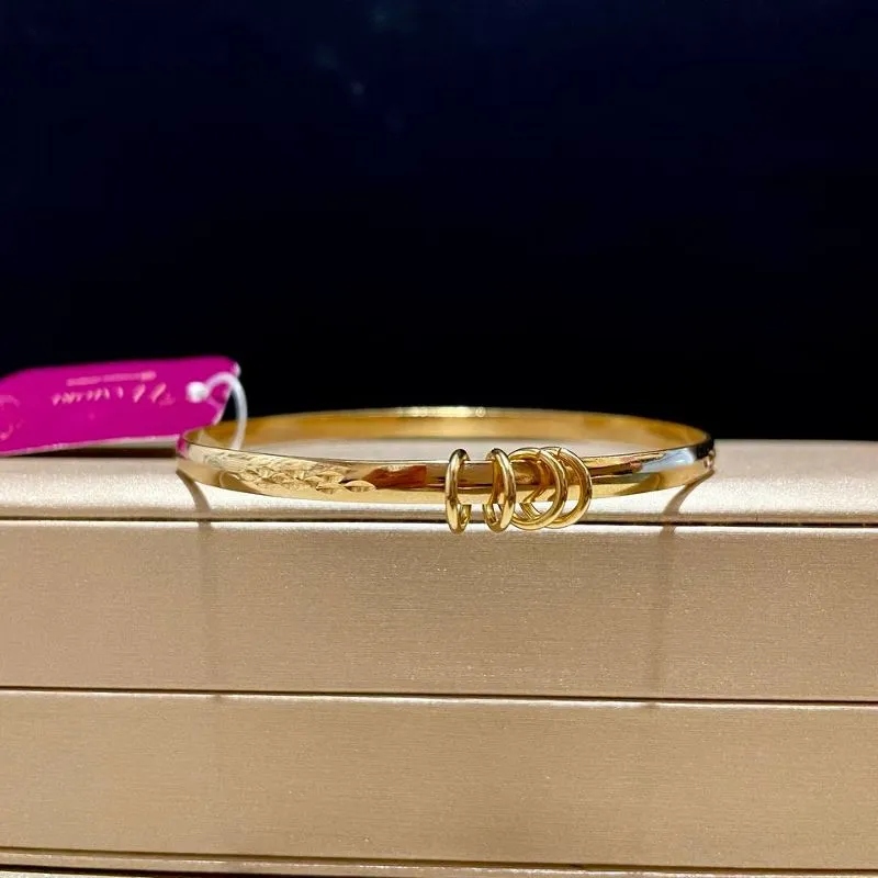 Bracelete com Argolinhas