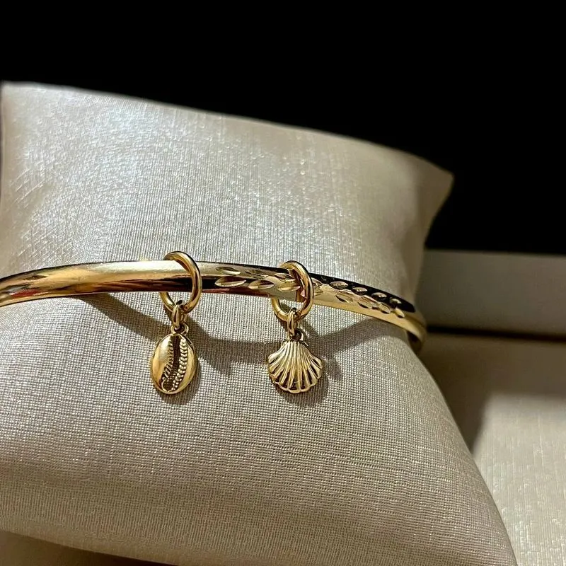 Bracelete com Conchas