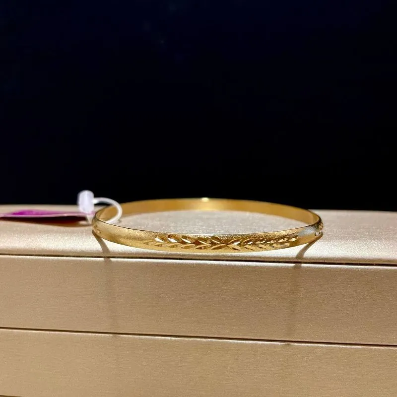 Bracelete Escovado com Detalhes