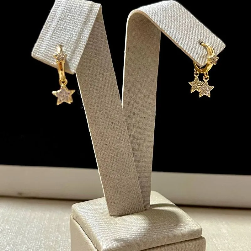 Brinco Argola Estrelas