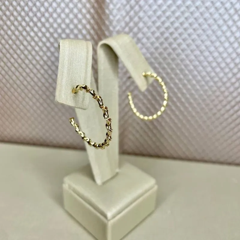 Brinco Argola Torcido com Texturas