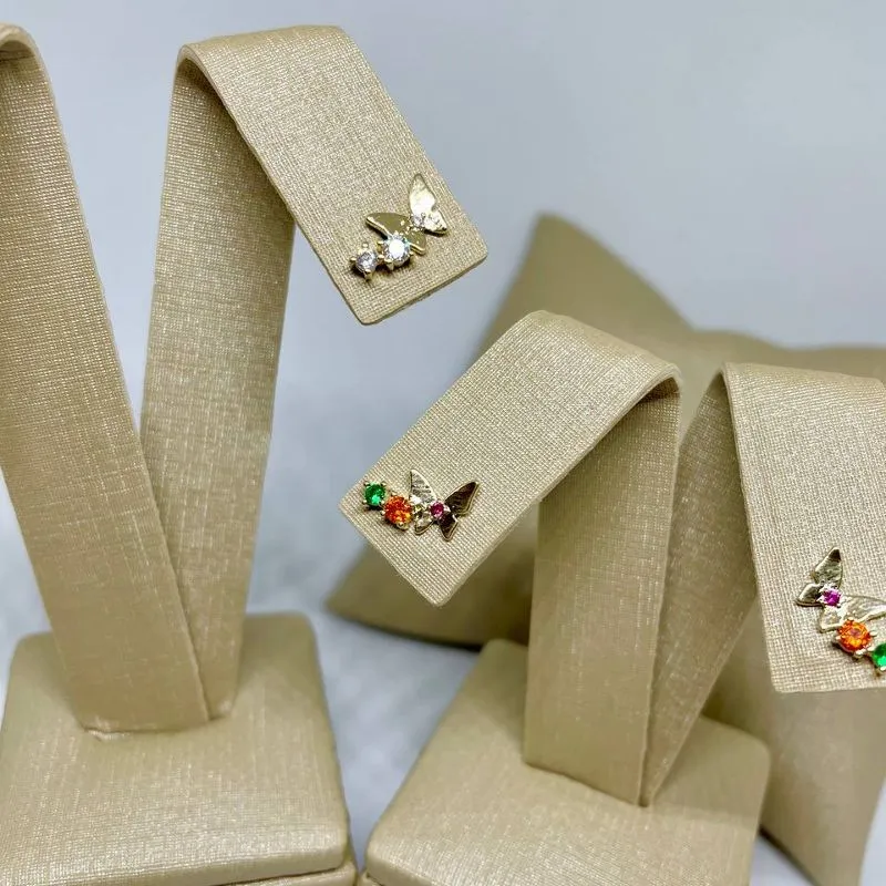 Brinco Borboleta Delicada com Zirconias