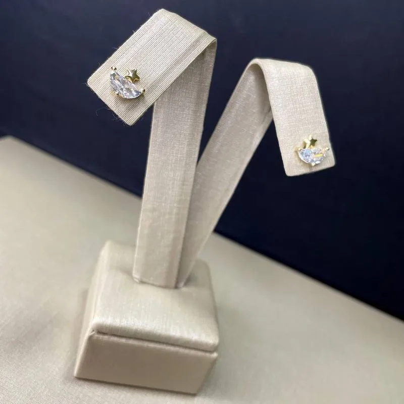 Brinco Estrela com Cristal