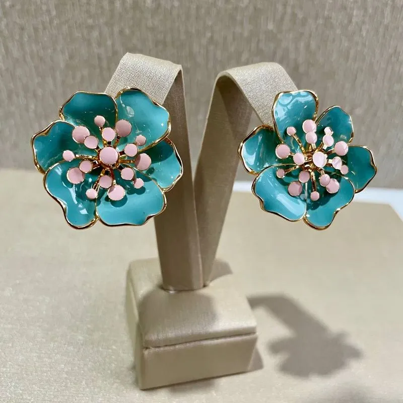 Brinco Flor Azul com Nectar