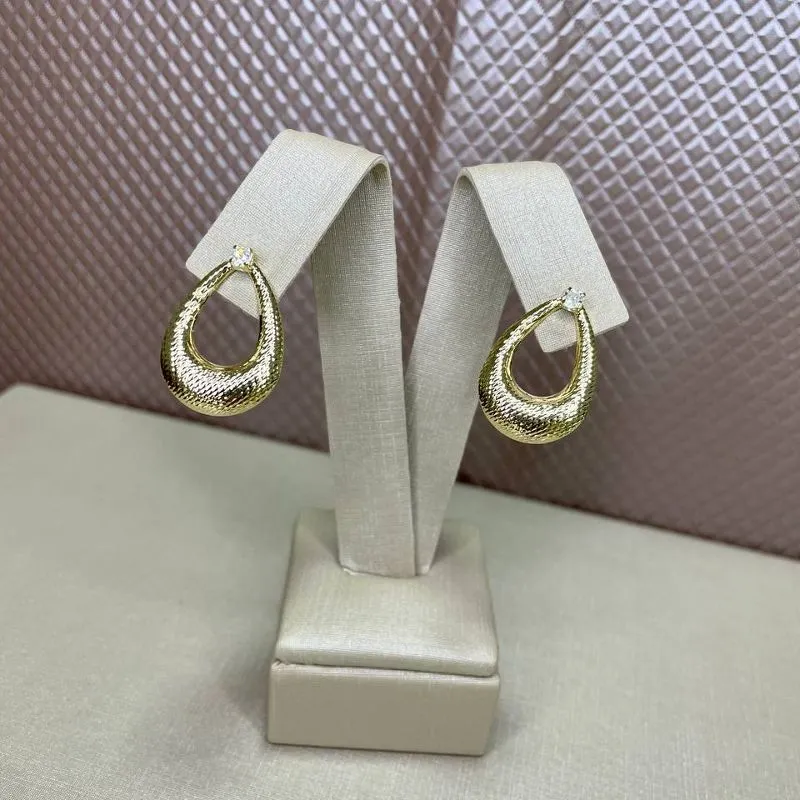 Brinco Oval com Cristal no Meio
