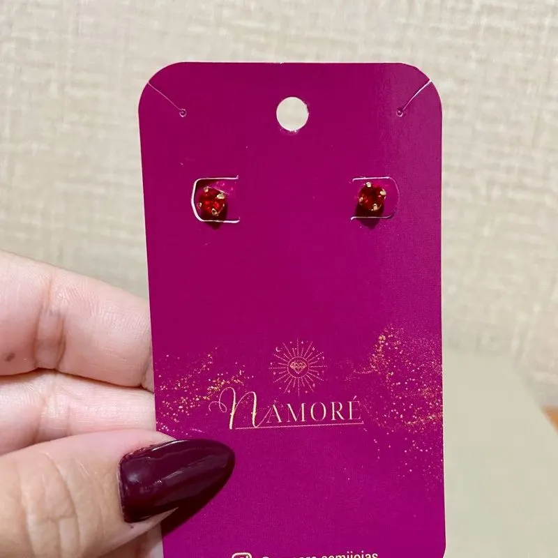 Brinco Zirconia Vermelha