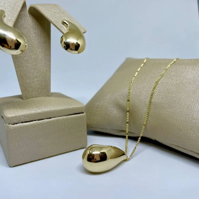 Colar Gota com Veneziana Trabalhada