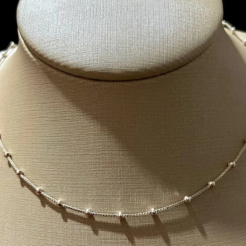 Colar Liso com Bolinhas Prata