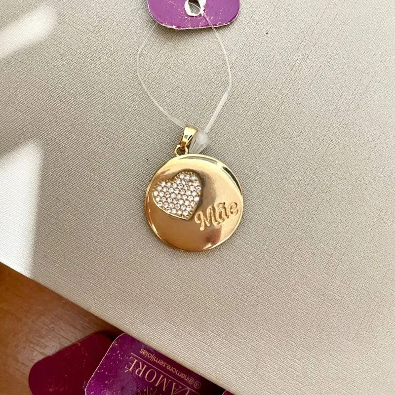 Pingente Mãe com Coração na Medalha