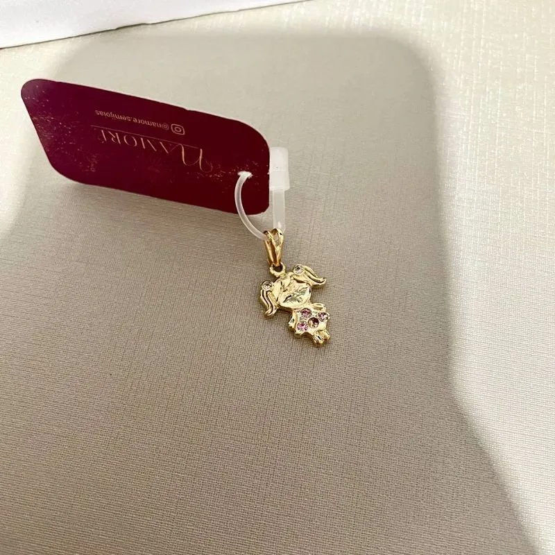 Pingente Menina Rosa