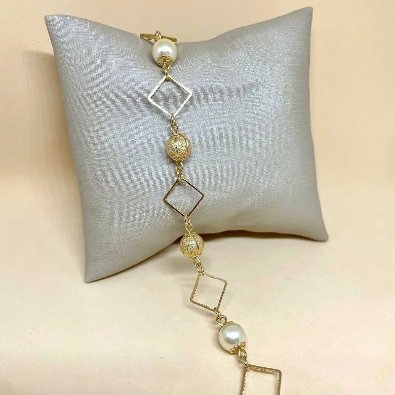 Pulseira Bolinhas com Triangulos