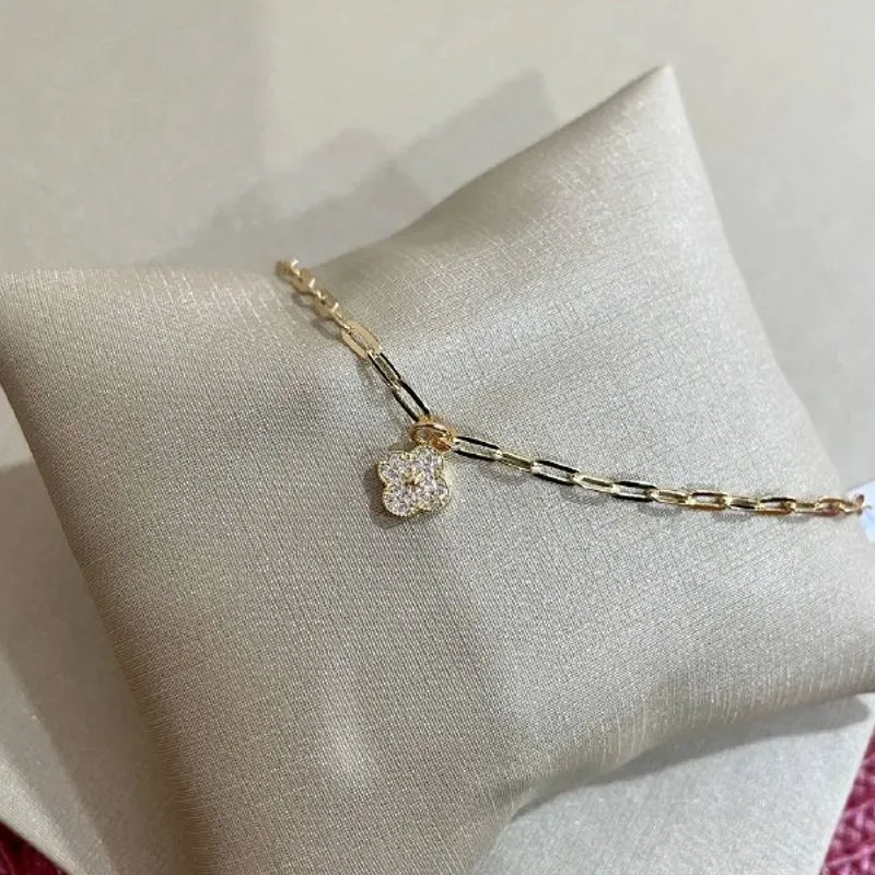Pulseira Cartier com Trevo Cravejado