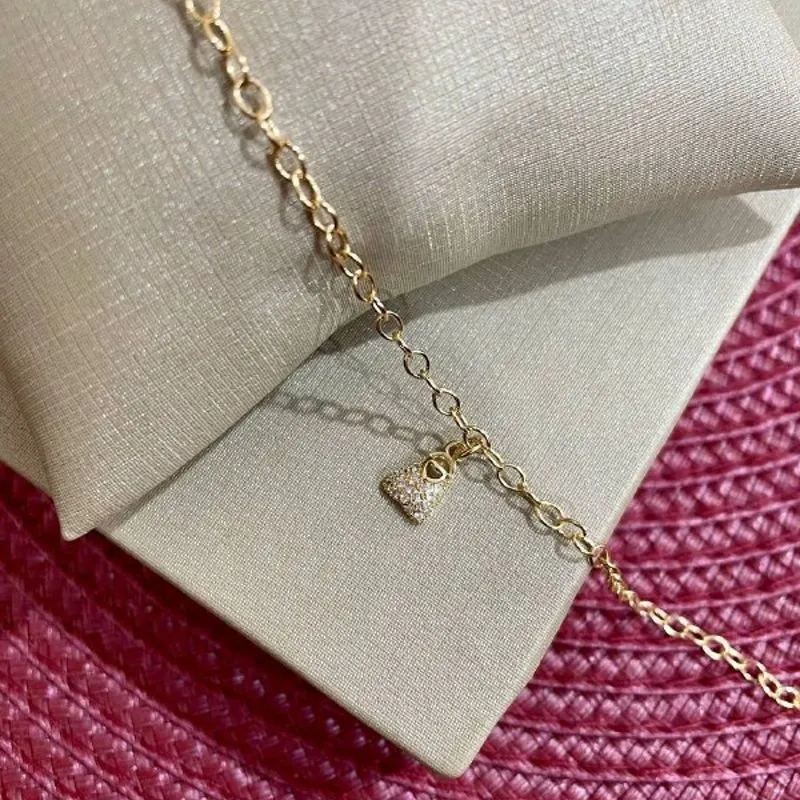 Pulseira com Bolsa Cravejada