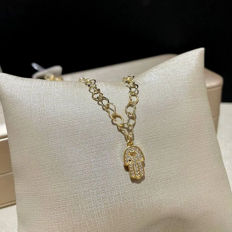 Pulseira Mão Hamsa Cravejada
