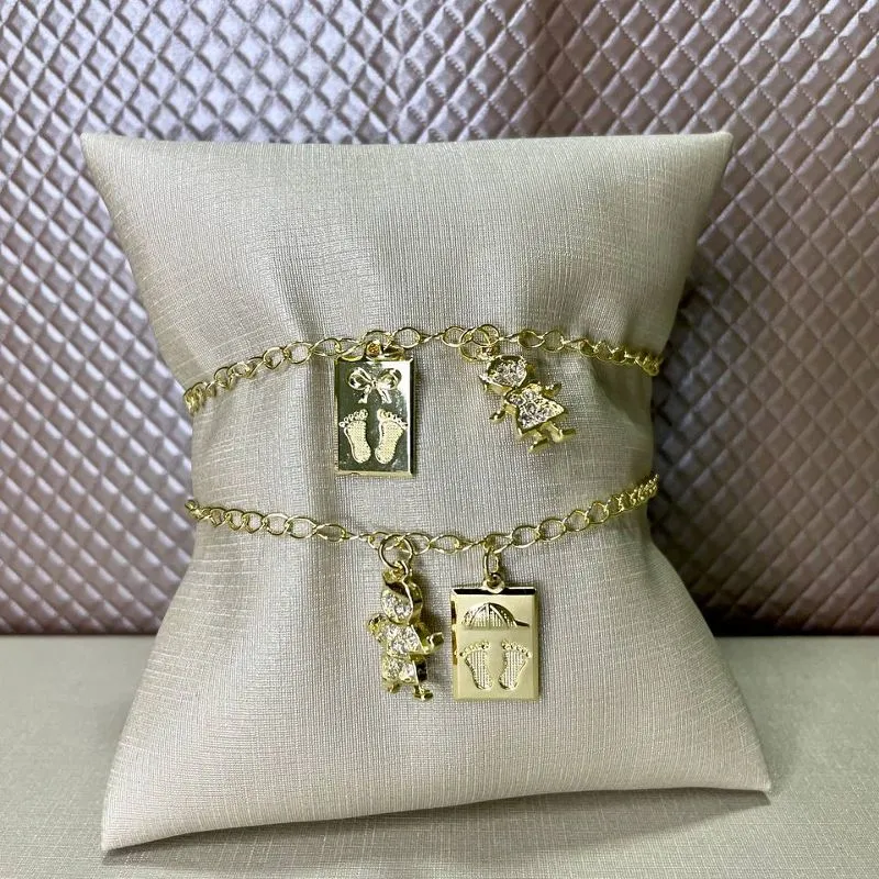 Pulseira Menina com Plaquinha de Pézinhos