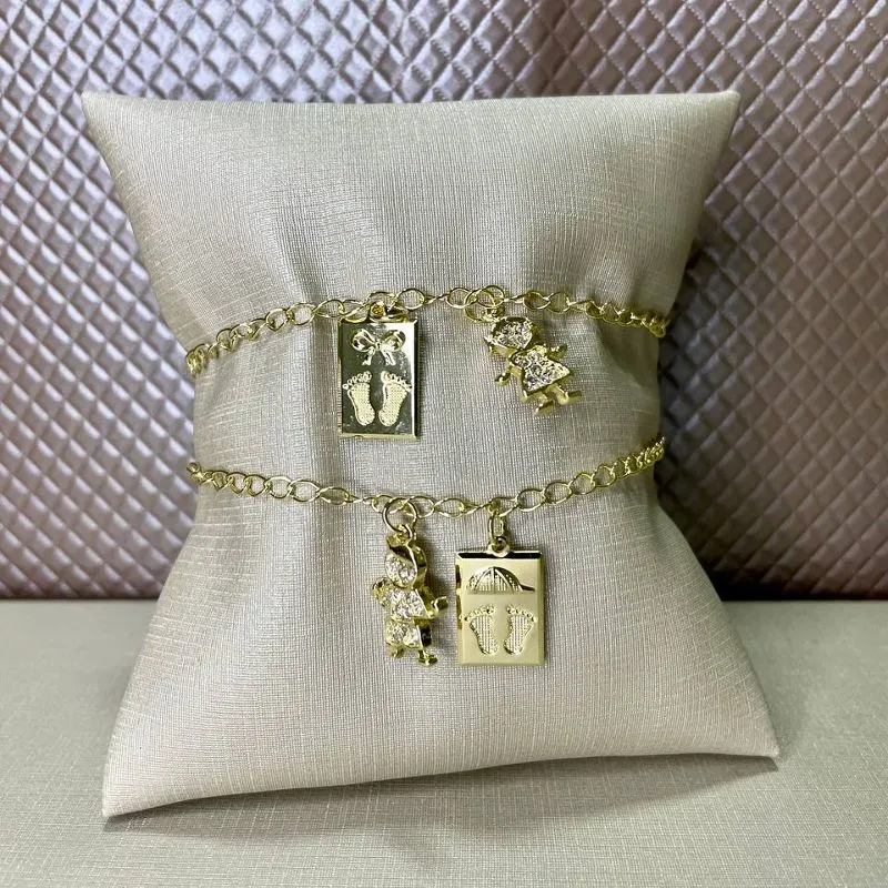 Pulseira Menino com Plaquinha de Pés