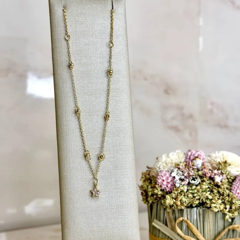 Colar Choker com bolinhas e estrela