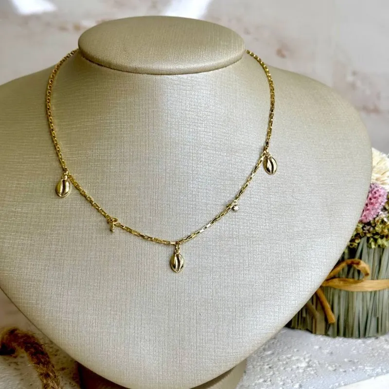 Colar Choker com Conchas