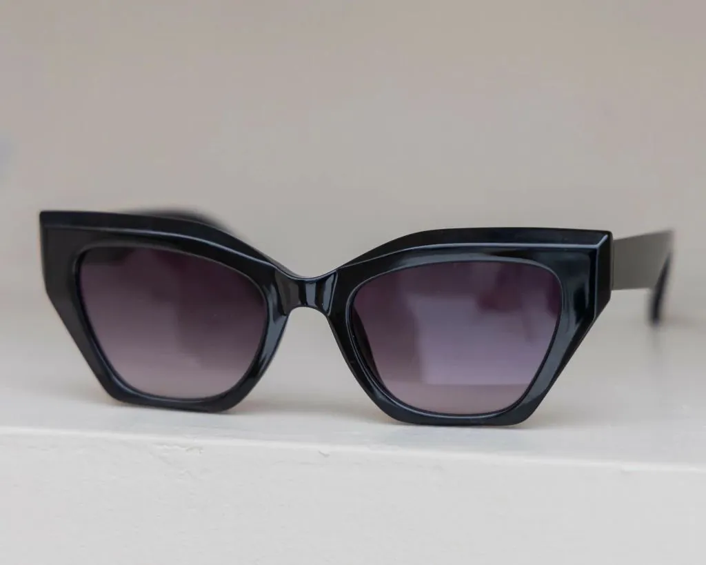 Óculos de Sol Gatinho Blogueira Sara - Preto Degradê - Acetato