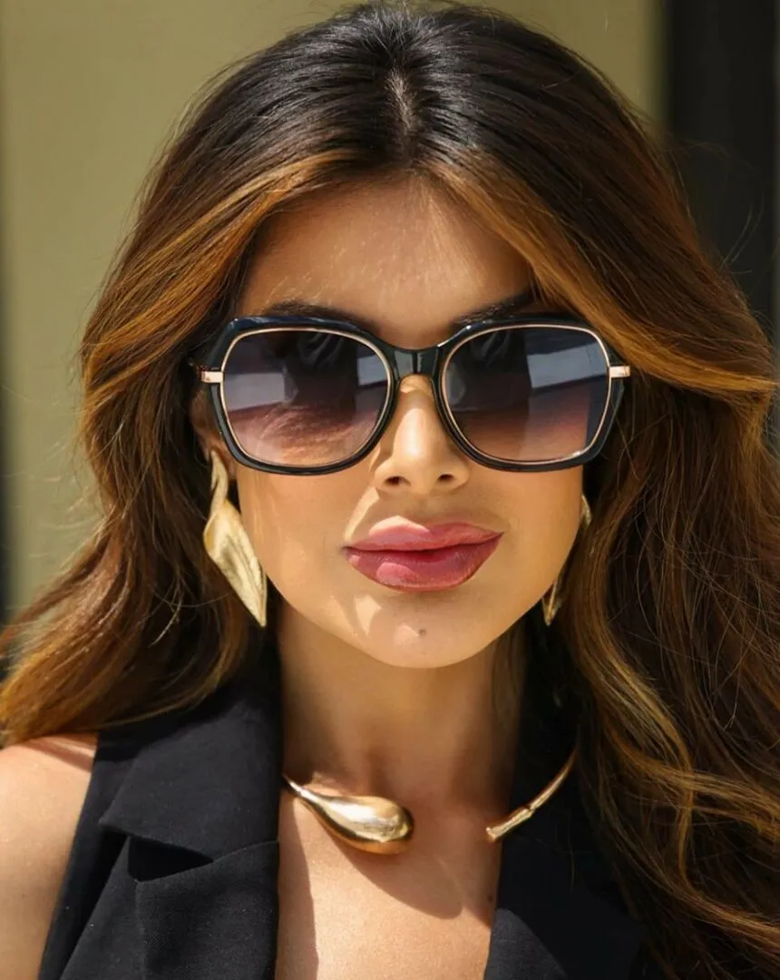 Óculos de Sol Gatinho Sicilia - Preto - Acetato - detalhe dourado