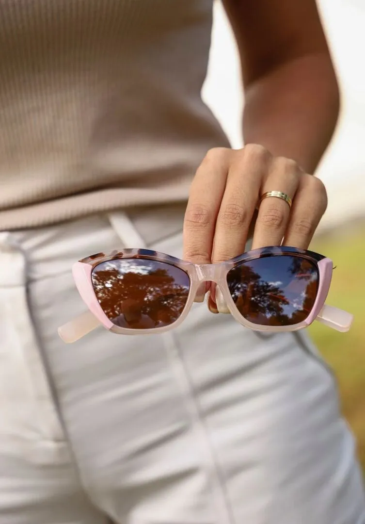 Óculos de Sol Gatinho Sicilia - Marrom Rosa Camuflado Transparente Acetato