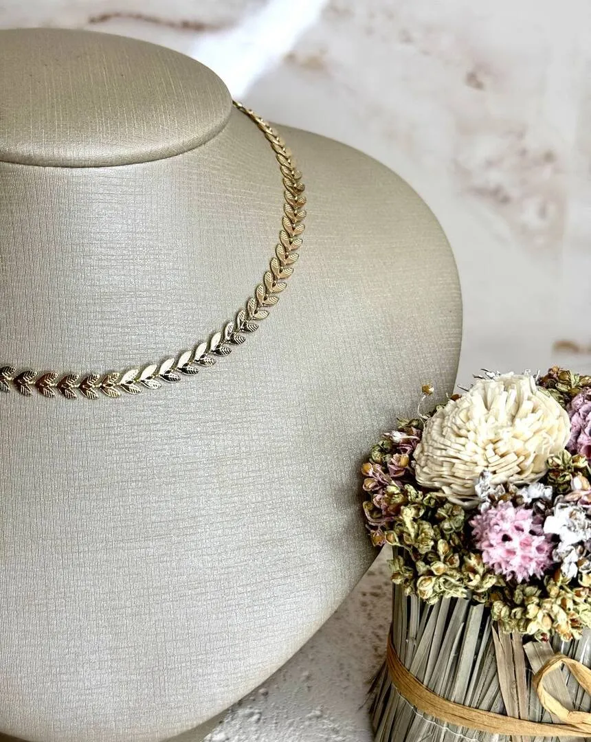 Colar Choker Folhas 36cm+5 - Banho Ouro 18k