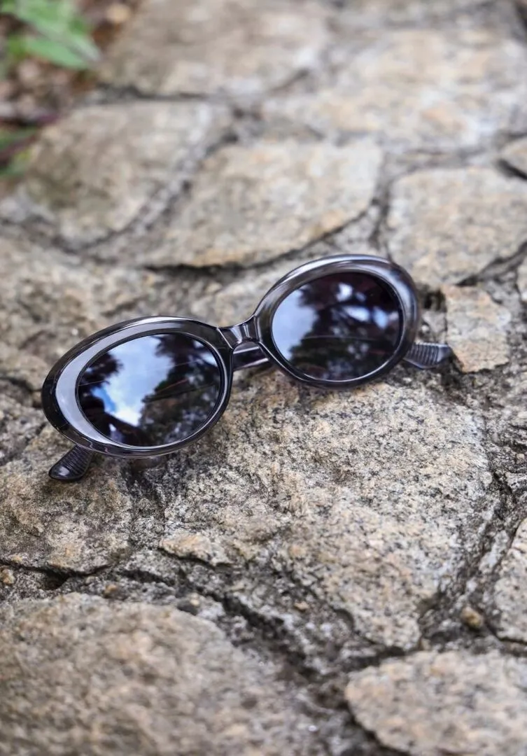 Óculos de Sol Oval Bossa - Preto Degradê Cinza Transparente Acetato
