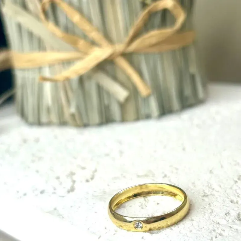 Aliança Com Zircônia Banhado a Ouro