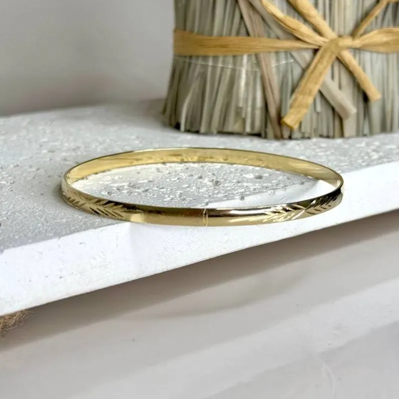 Bracelete Estilizado Diamantado - 7,0 cm - Banho Ouro 18k