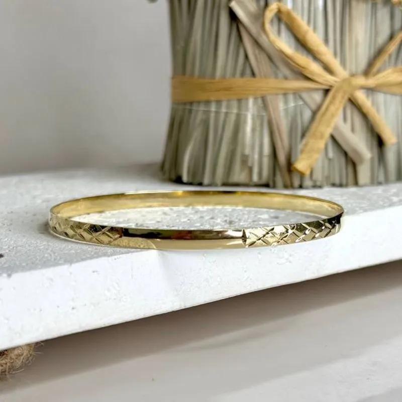 Bracelete Trabalhado Diamantado - 7,0 cm - Banho Ouro 18k