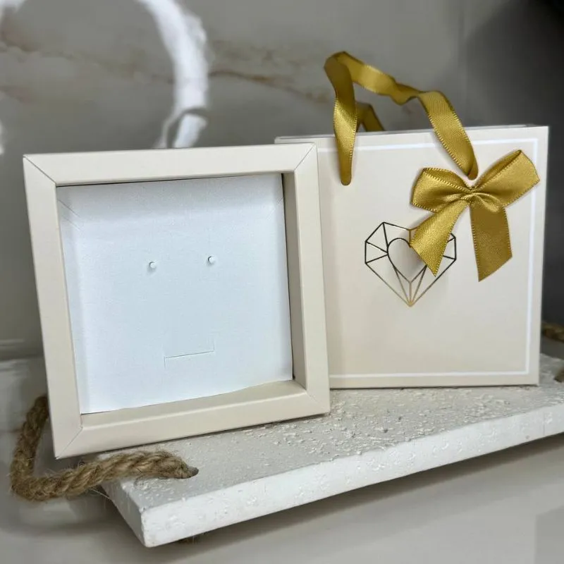 Sacola Sofisticada Papel OFF WHITE C/Fita