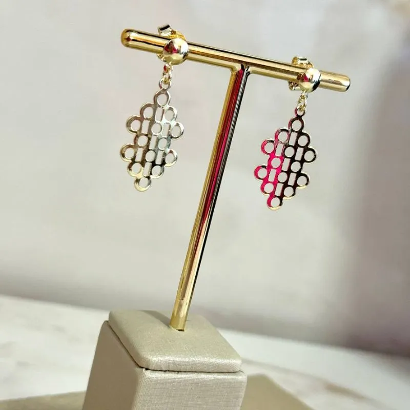 Brinco Pino com Chapinha Vazada - Banhado Ouro 18k